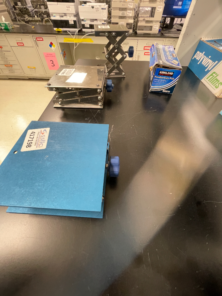 Image of Adjustable Laboratory Scissor Lift Platform